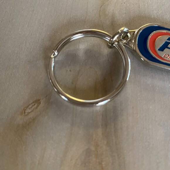 Richard Petty Driving Experience BE PETTY Souvenir Keychain Silver Tone nascar - Picture 3 of 6